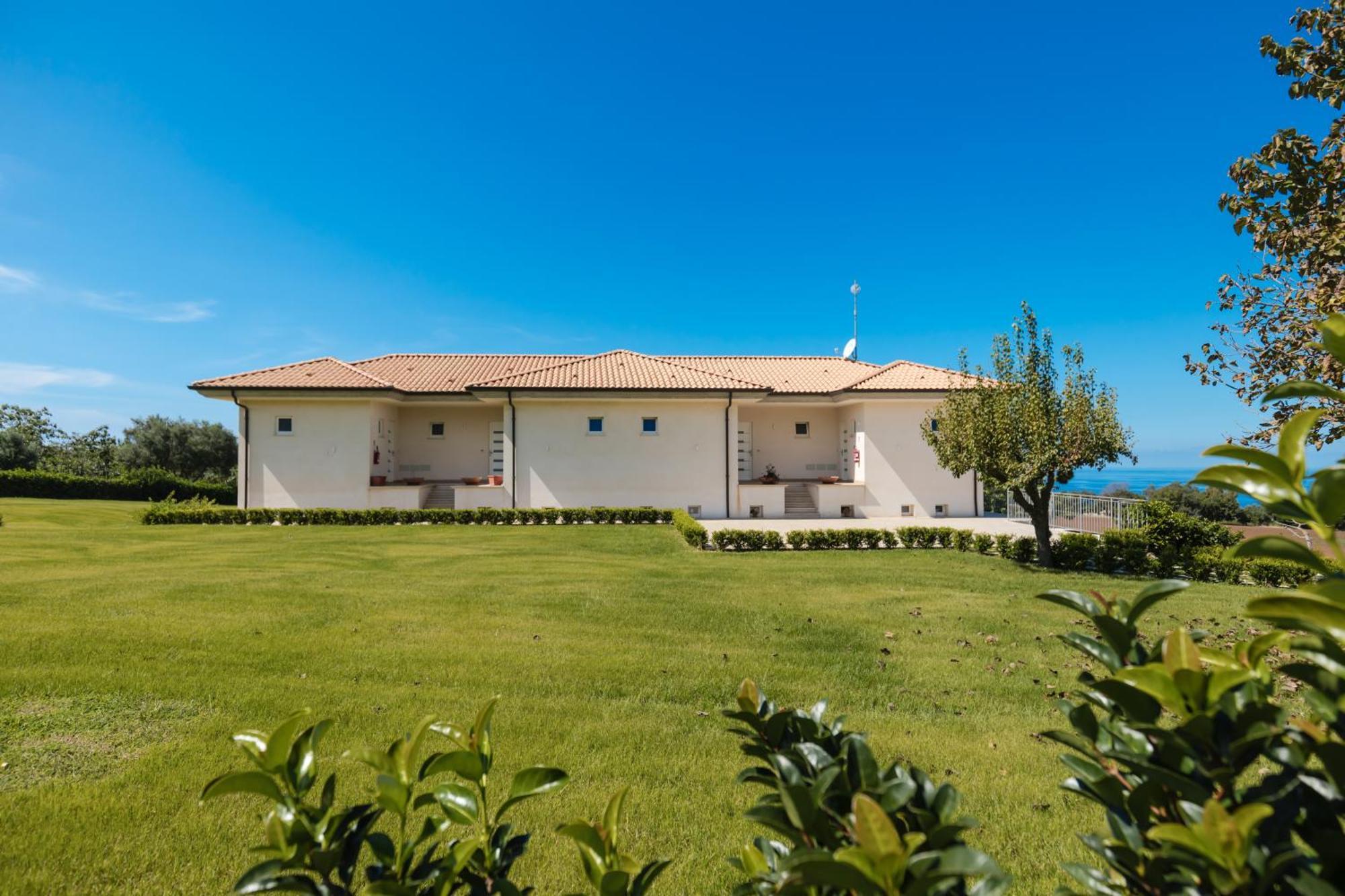 Villa Eirene Ricadi Luaran gambar