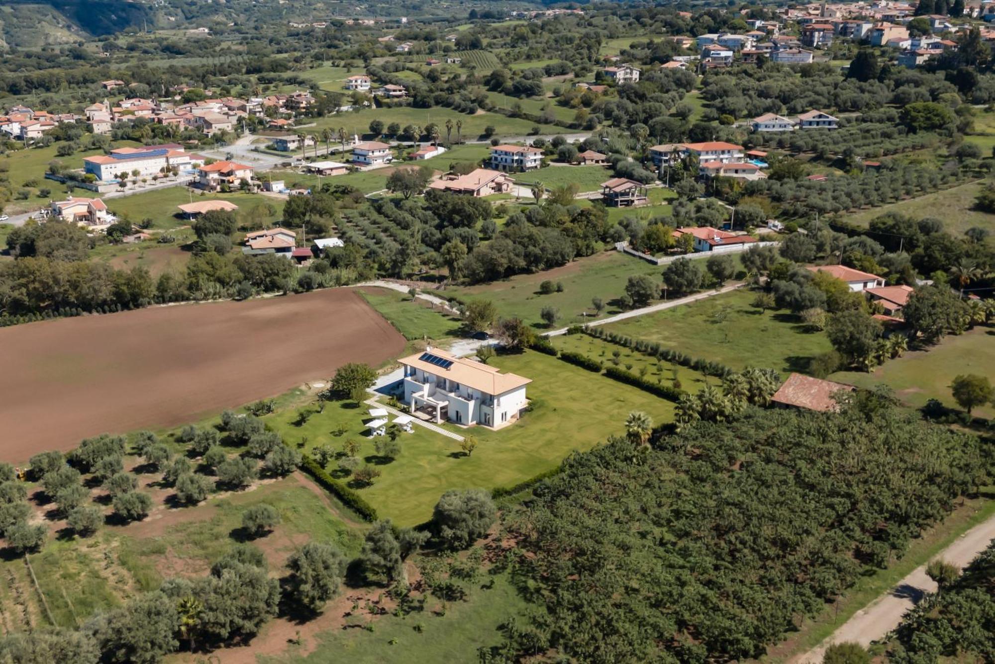 Villa Eirene Ricadi Luaran gambar